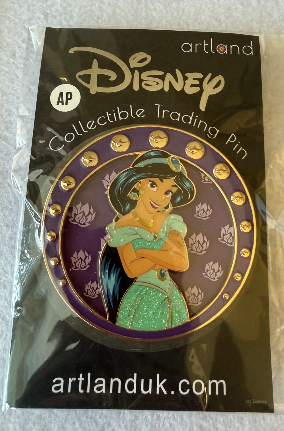 AP NEW Disney Artland LE 30 Pin AP Aladdin Jasmine Neo Nouveau