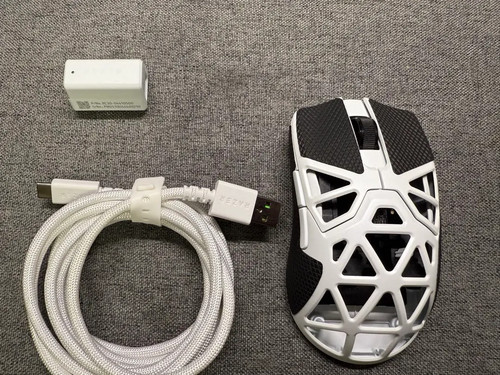 Razer Viper Mini SE Signature Edition Wireless Gaming Mouse White w/Box Used - 第 2/10 張圖片