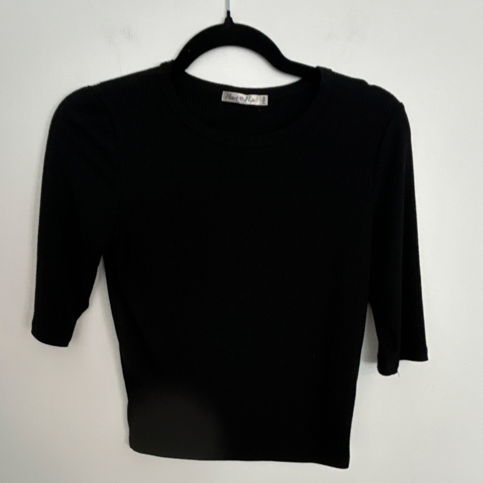Heart Hips Women's Black Ribbed Knit 3/4 Sleeve Crew Neck T-Shirt M