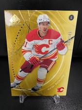 Mikael Backlund 2025-26 Upper Deck SP Game Used Gold /149 # 22 Calgary Flames
