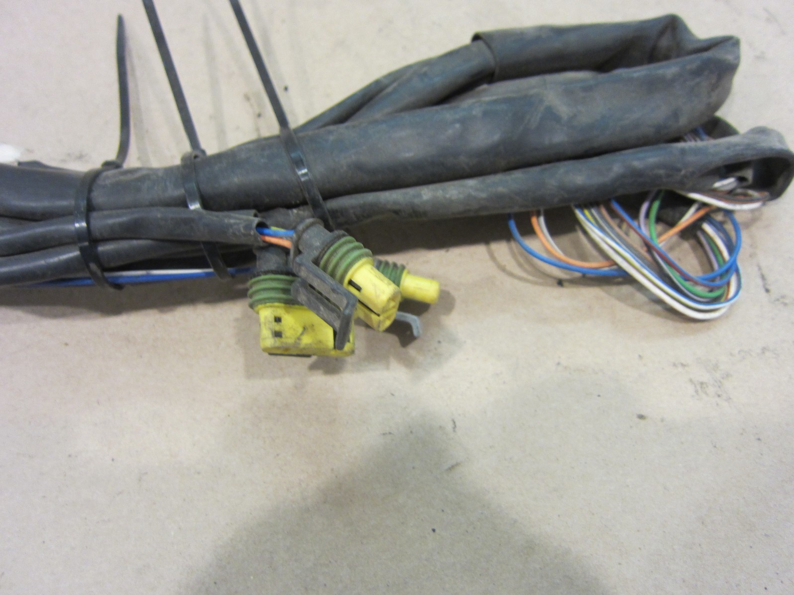 Ferrari 360 -Modena/Spider  Door Connection Cables # 183327