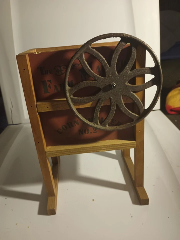 Reproduction of vintage corn sheller display piece very rare 9.5 x6.5" - Image 3 of 4
