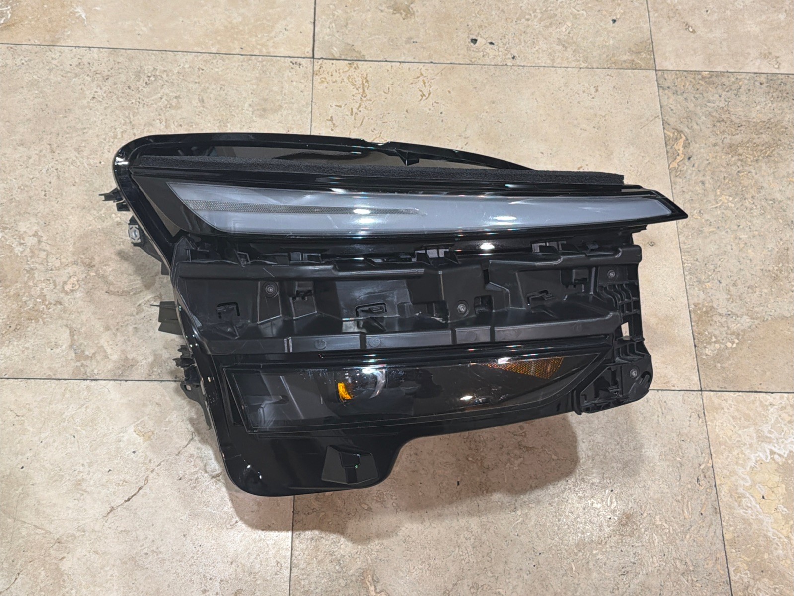 2025 2026 Tesla Model Y Juniper LED Right Passenger Headlight 1918348-00-D OEM