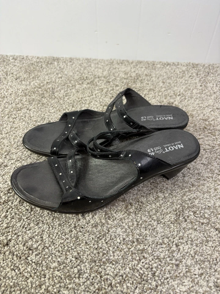 Sandalias Naot Mujer 40 Talla 9 Vital Negro Charol Tachonado Cuero Puntera Abierta Foto 4 de 4
