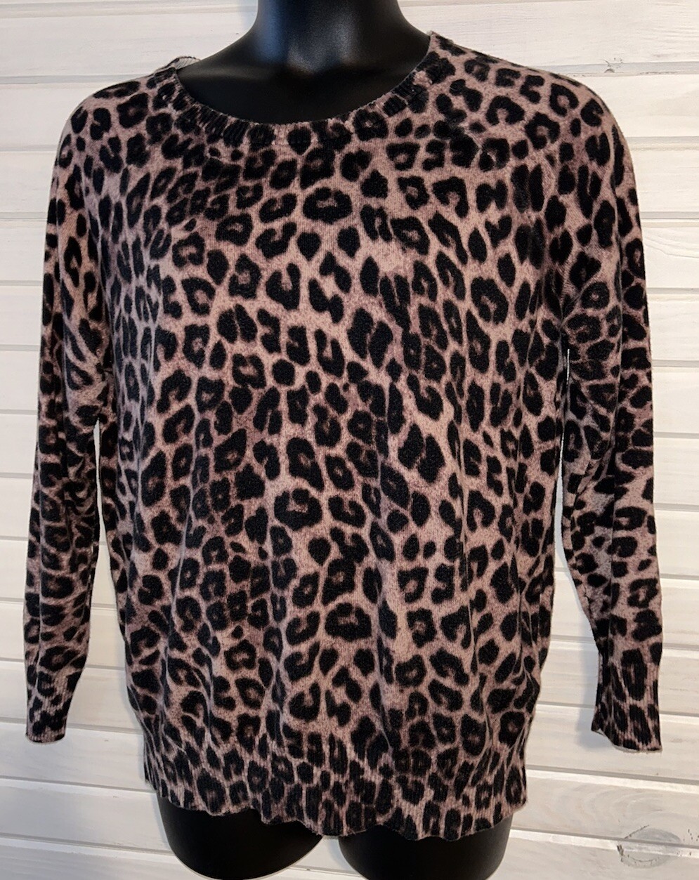 Torrid 1 1X PLUS Pullover Leopard Round Neck Swea… - image 1