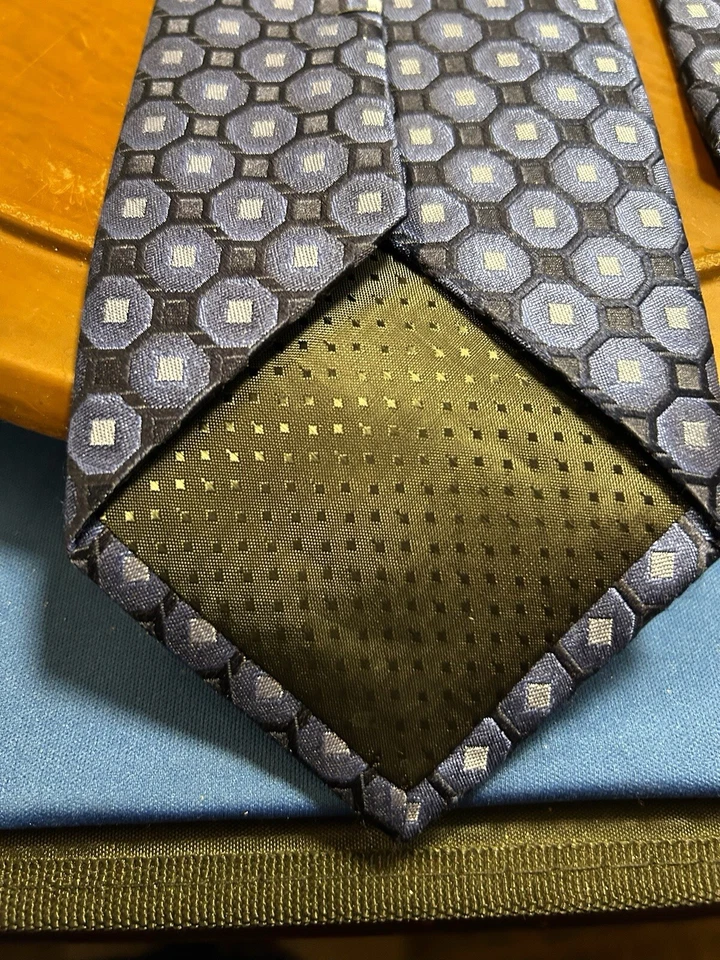 Corbata a lunares Stafford Essentials azul 100 % seda para hombre Foto 4 de 4