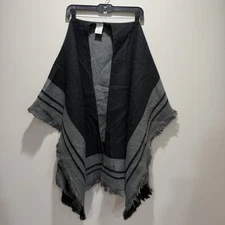 Woolrich Women’s Reversible Poncho Cape Wrap Shawl Black Gray Fringe One Size
