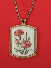 Vintage Avon Cottagecore Carnation Pendant Necklace ~1980's