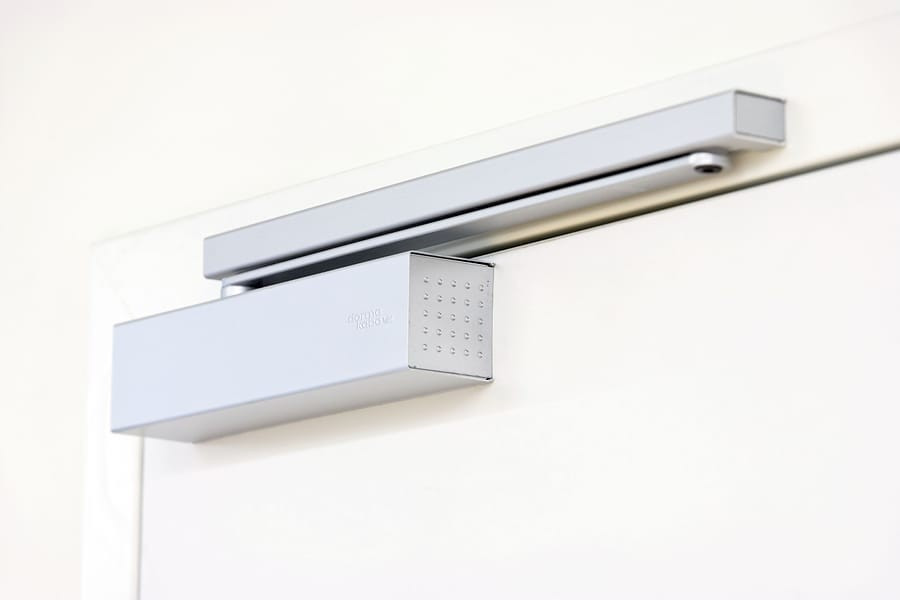 Ferme-porte hydraulique TS 93 B Dormakaba avec force de fermeture réglable EN 2-5