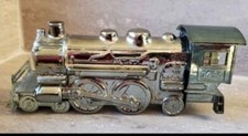 AVON LOCOMOTIVE AFTER SHAVE DECANTER - NO CONTENTS. GOOD CONDITION