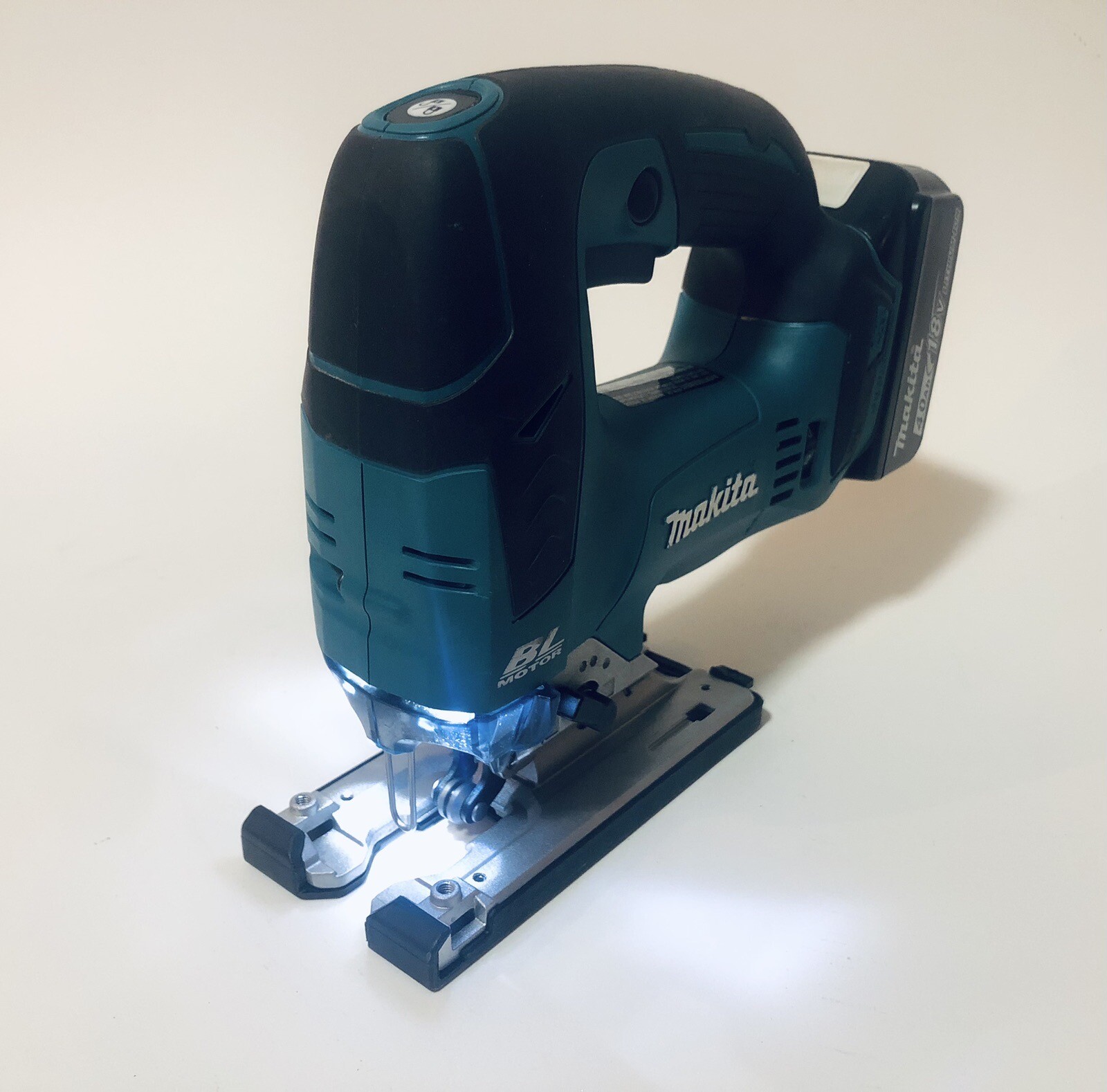 MAKITA XVJ02 18V LXT Lithium‑Ion Brushless Cordless Jig Saw, 4.0 Amp