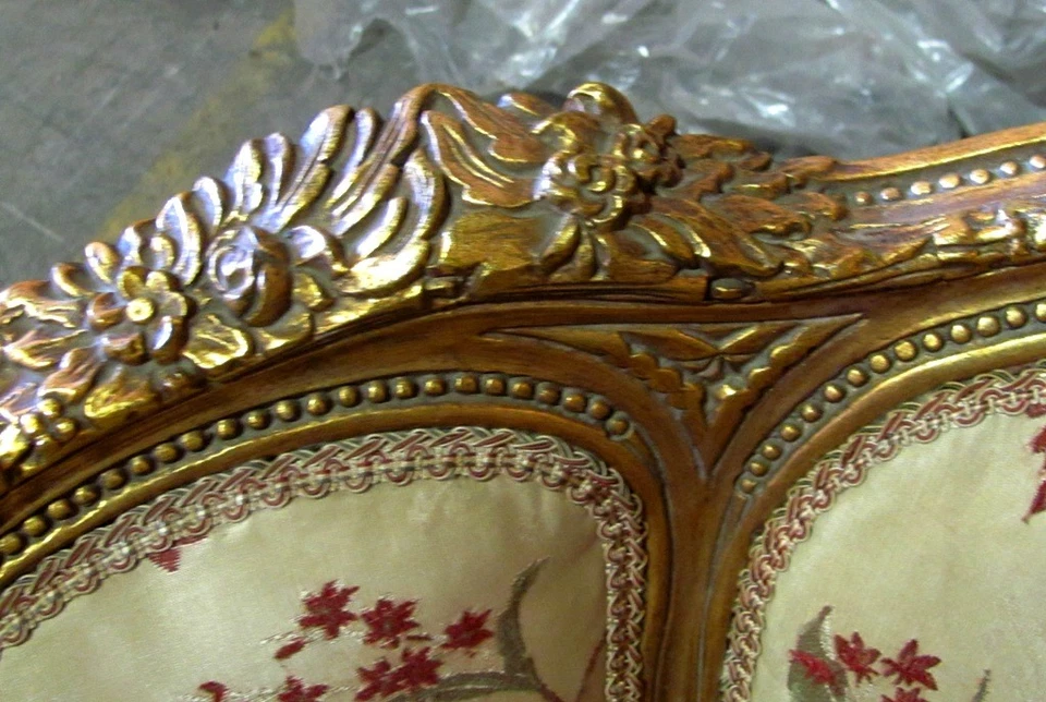 Par de hermosas sillas Bergere francesas doradas antiguas Luis XVI  Foto 3 de 4