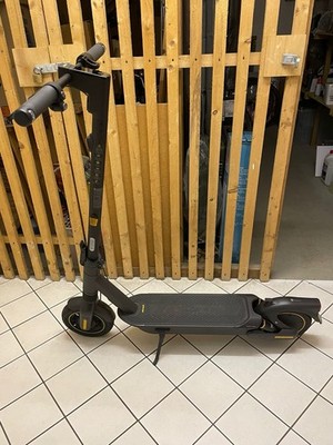 NINEBOT KickScooter MAX G2D powered by Segway E-Scooter (10 Zoll, Schwarz)