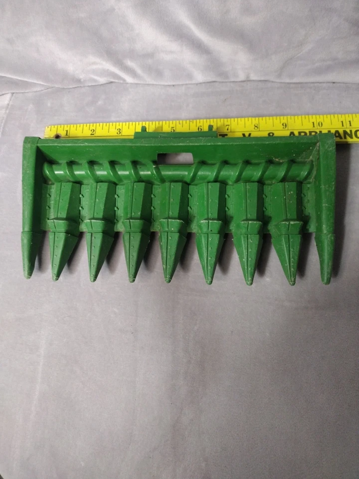 John Deere 10" Combine Corn Head Part Only 1/28 - Image 3 of 4
