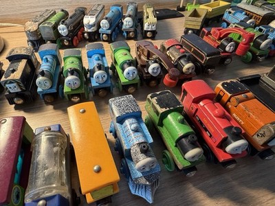 VINTAGE Thomas & Friends Railway HUGE 116+ Piece Lot Trains Trees Magnetic Wood 