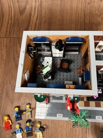 LEGO Creator Expert Modular Buildings Detective's Office 10246 In 2015 W/ Minis