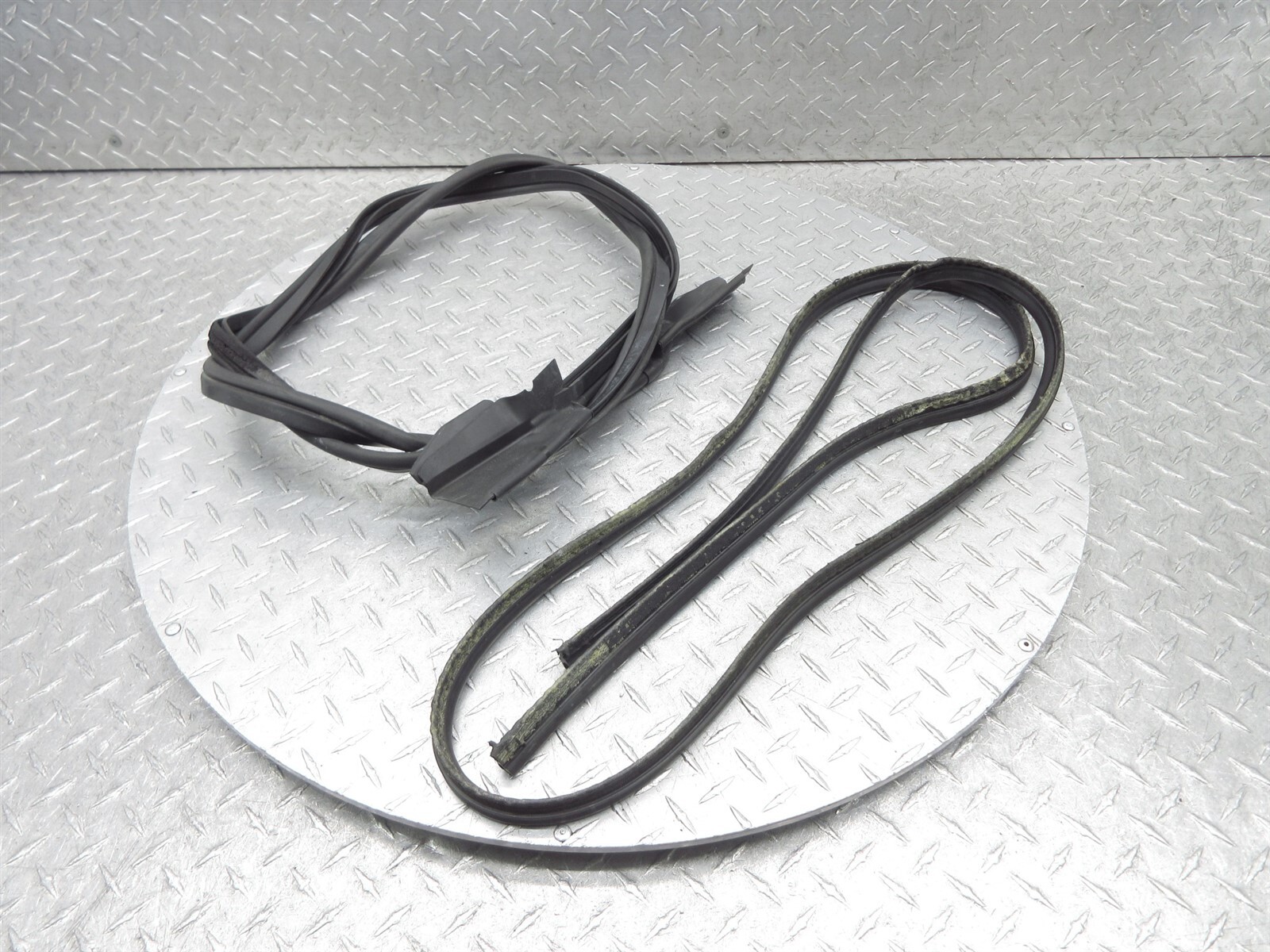 2008 Ferrari F430 Spider Convertible Roof Top Weather Strip Seal Gasket Liner