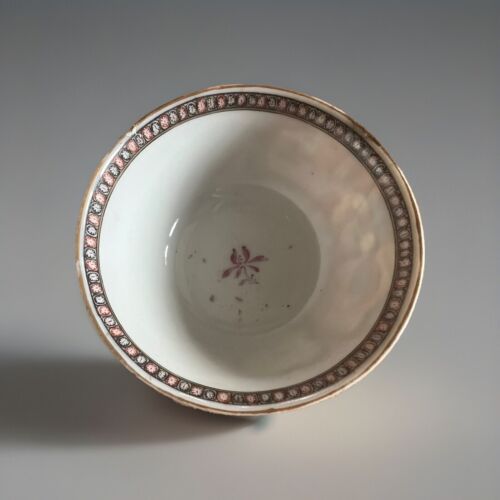 Antico set mandarino cinese, 2 ciotole da tè, 1 piattino e 1 tazza da caffè, XVIII secolo - Foto 20 di 24