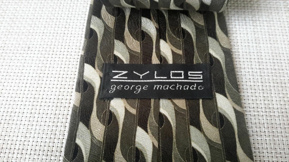 Corbata para hombre Zylos George Machado 100 % seda gris/plateada geométrica hecha en EE. UU. Foto 4 de 4