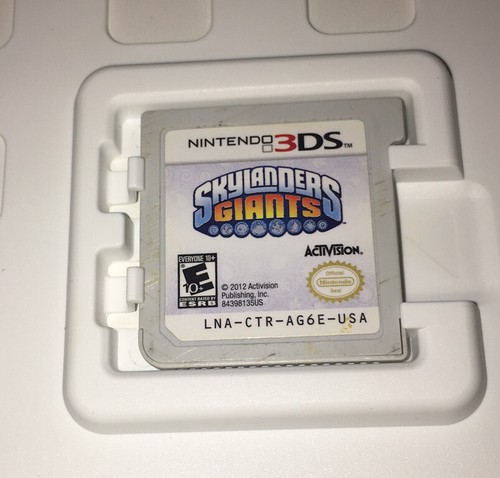 Nintendo 3ds Lego batman 2 game & Skylanders Giants - Picture 4 of 4