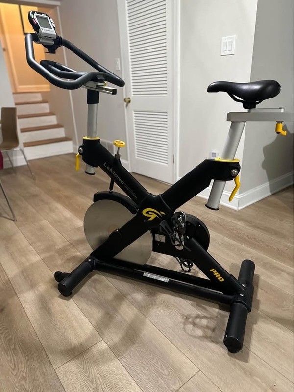 LeMond Exercise Bike, Stationary Bike, Excellent condition, Black and Yellow