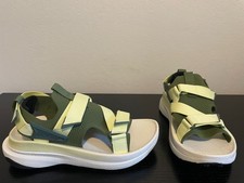 NEW Teva Men's Aventrail Trail Running Sandal Size 10 Deep lichen Green/Sulphur