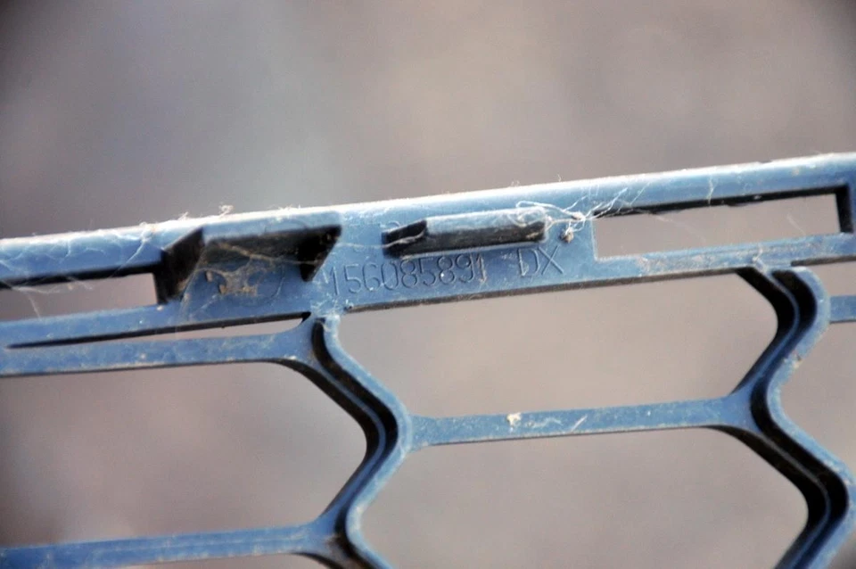 Alfa Romeo Giulietta right lower bumper grille 156085891 - Изображение 3 из 3