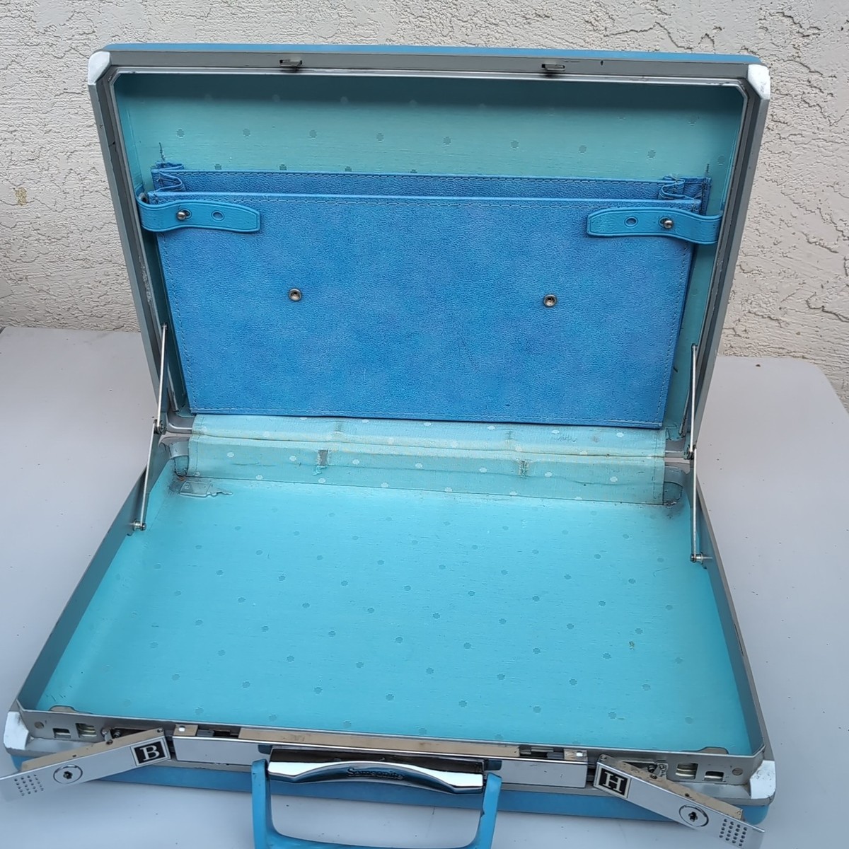 Classic Vintage Blue Samsonite Briefcase Hard Shell Snap Lock w