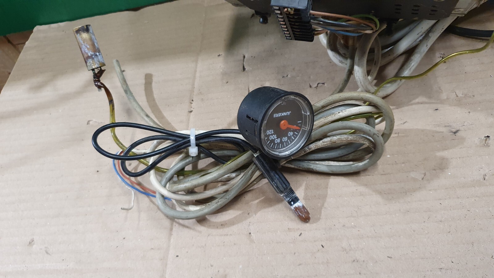 Junkers Steuerung 8 719 900 093 mit Allen Kabelstecker 8719900093 