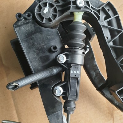 BMW X3 Series E83 Brake Clutch Pedal Set Complete Assembly 3414593 