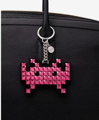 ORIG.PKG. ALIENS!!!! Kate Spade x Space Invaders Pink Gem