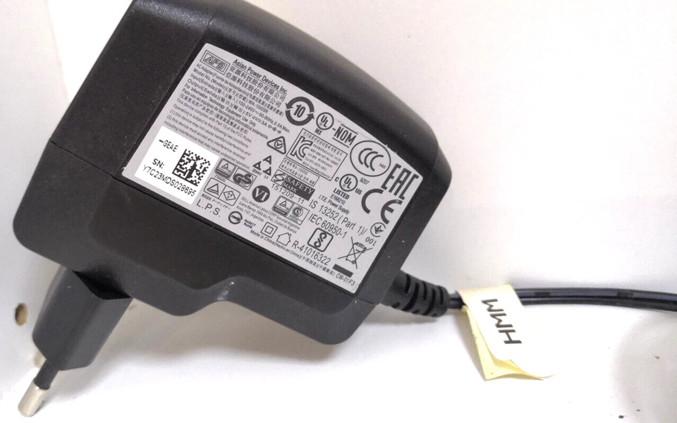 Original APD Netzteil Ladegerät Model : WA-15105R mit 5V und 3A , 5.5 x 2.5 mm - Bild 2 von 4