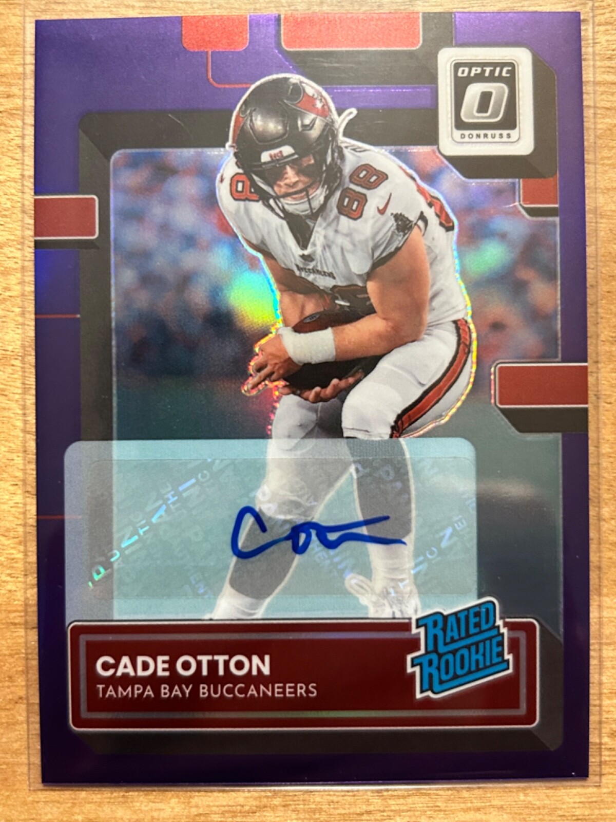 2022 Donruss Optic - Cade Otton - Rated Rookie - Purple Prizm Auto SSP /35