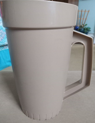 Vntg TUPPERWARE Tan Round 2 Qt Pitcher w Handle #800 & Push Button Lid #801/#802