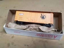 Accurail CNJ Insulated Boxcar #1423 Assembled 