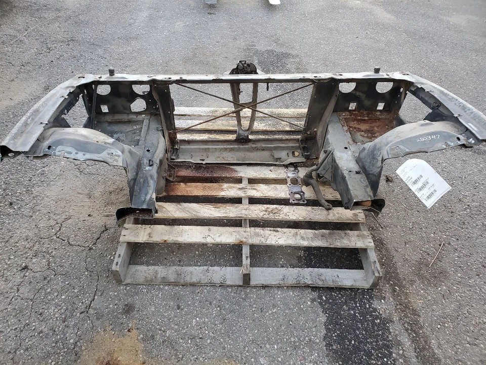 1982 年雪佛兰科迈罗 Z28 原始设备制造商散热器芯支撑 5.0L — 第 2/4 张图片