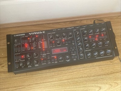 Access VIRUS-C Analog Synthesizer Modul mit Rackmount Ohren und Netzteil