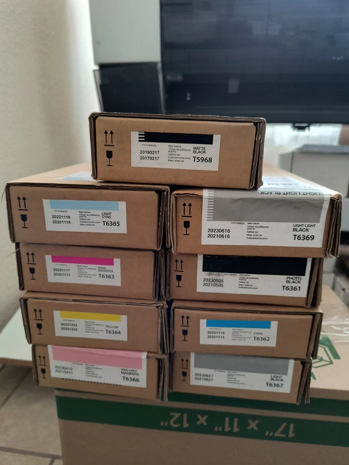 Genuine Epson set of 9 Ink 700ml Epson Stylus Pro 7890,7900,9700/9890/9900 21/22 - Image 3 of 3