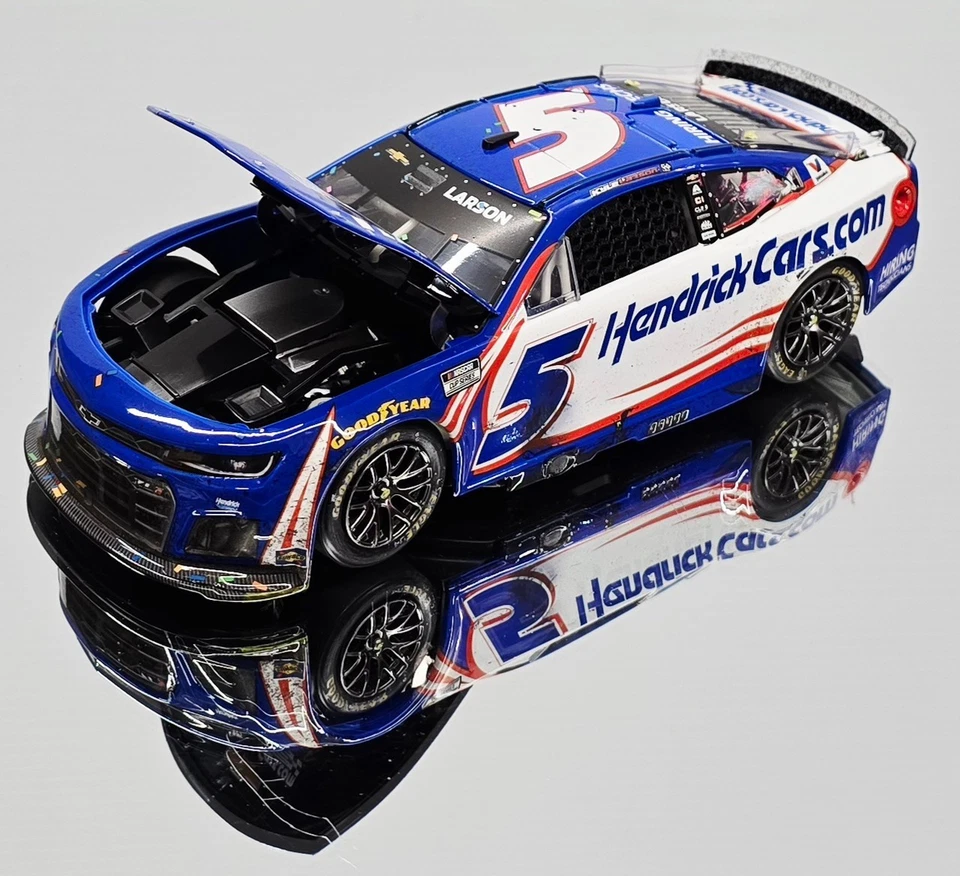 KYLE LARSON 2025 HOMESTEAD WIN RACED VERSION HENDRICKCARS.COM 1/24 ELITE DIECAST - Image 3 of 4