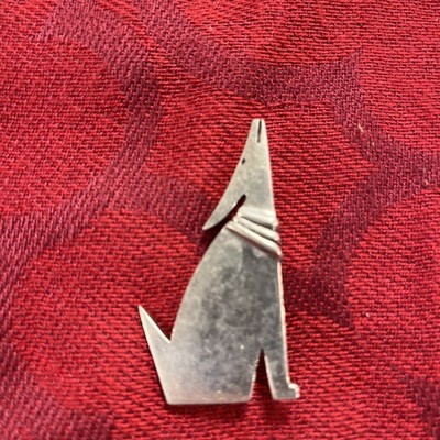 Vintage EGE 89 Pewter Southwestern Wolf Pin Broach -- 3052