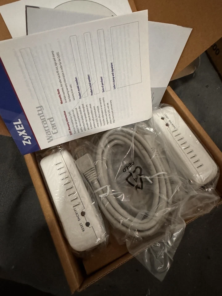 New Zyxel PLA-401 V3 Kit Powerline adapter kit - HomePlugAV (pack of 2) AV200 - Image 4 of 4