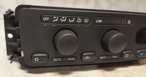 2001-2003 Oldsmobile Aurora Heater AC Temperature Control OEM 09350703 - Picture 2 of 5