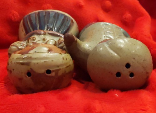 Agitadores de sal y pimienta de cerámica vikinga de colección de Japón niña niño únicos - Imagen 9 de 11