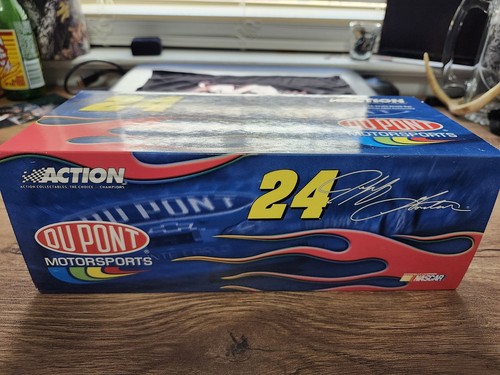 Jeff Gordon Action 2003 Monte Carlo #24 DuPont 1:24 Diecast Car - Picture 13 of 14