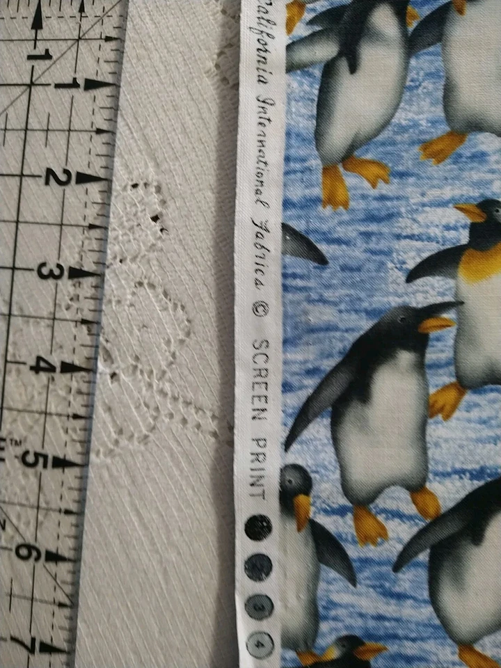 REMNANT Hoffman California Fabric "Naturescapes Style" Dancing Penguins 8"x21" - Image 3 of 4