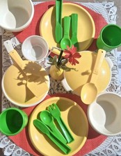 1984 Little Tikes Party Ware Kitchen Set Harvest Yellow Avocado Green Cream 23pc