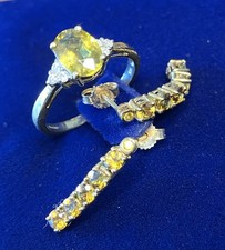 9k Yellow Gold Set Sphere And Diamond Jewellery Suite.