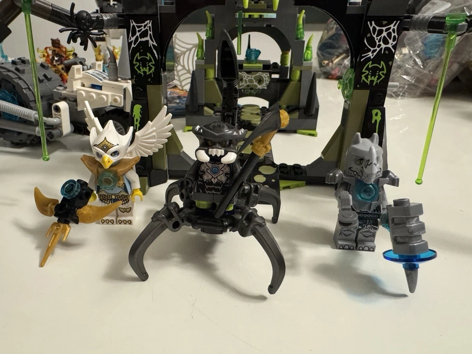 Lego Legends Of Chima Ice Collection Ice Fortress Mammoth's Stronghold Ice Bear - Image 2 of 4