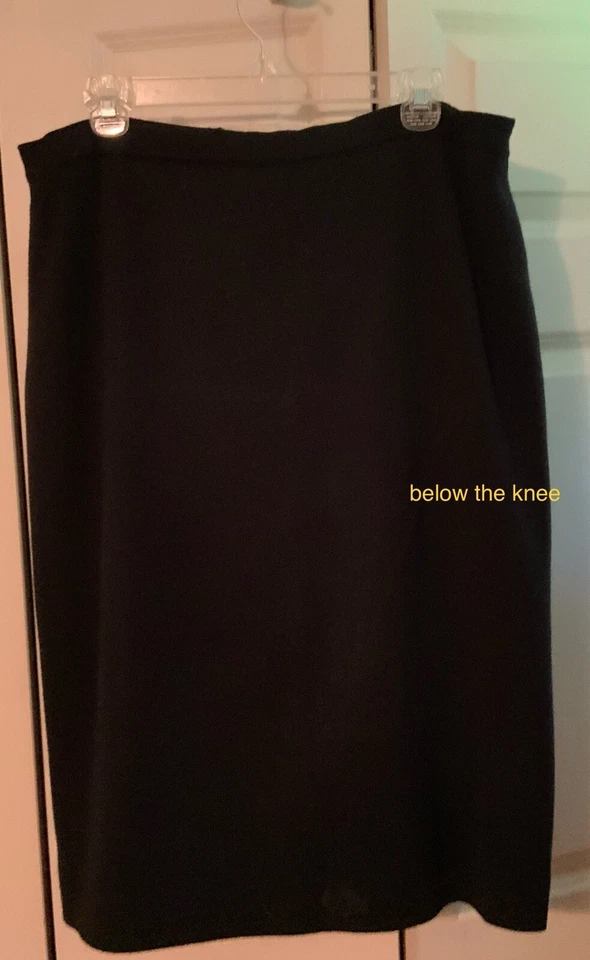 Falda tejida negra debajo de la rodilla talla 16