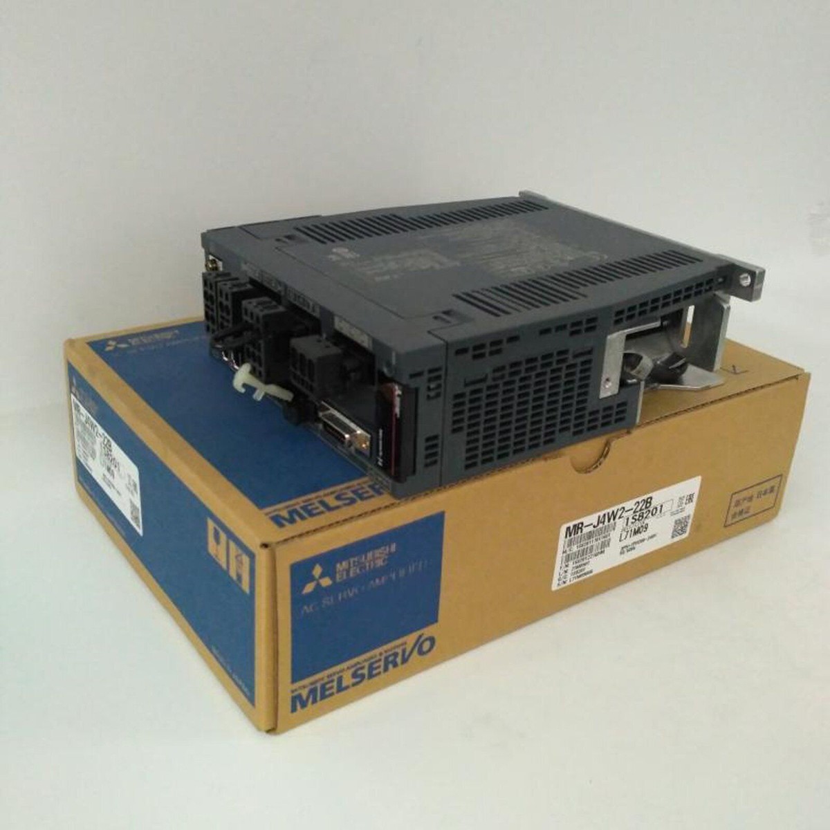 MITSUBISHI　MR-J4W2-22B Mitsubishi MR-J4W2-22B AC Servo Drive MRJ4W222B New Expedited Ship